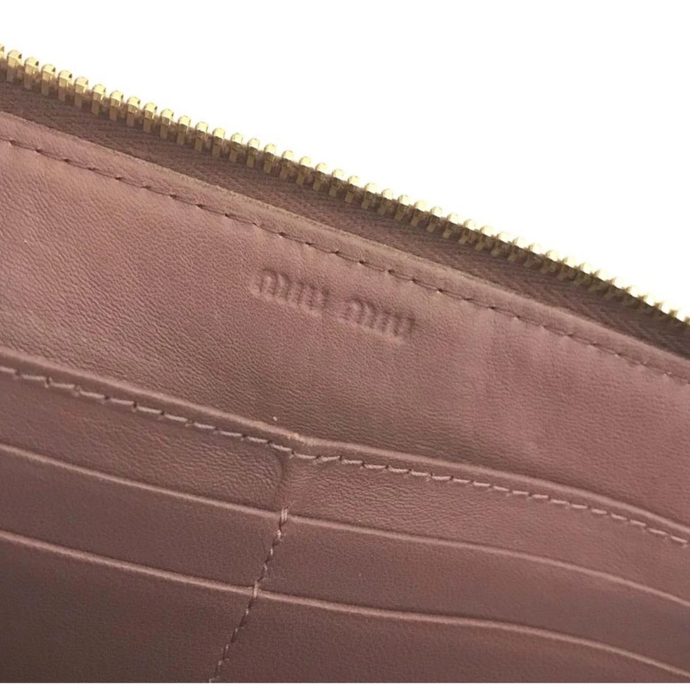 Miu Miu Tan Patent Leather Clutch with Bow Accent - Picture 3 of 6